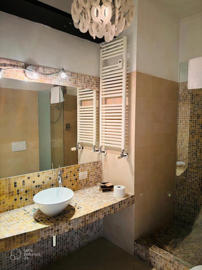 Central Station Suite Болоня Екстериор снимка